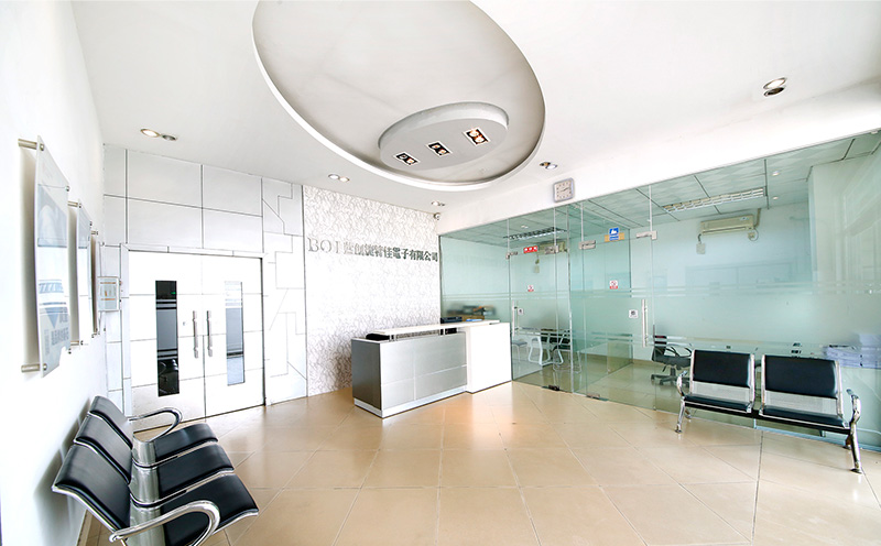 <b>Front desk</b>