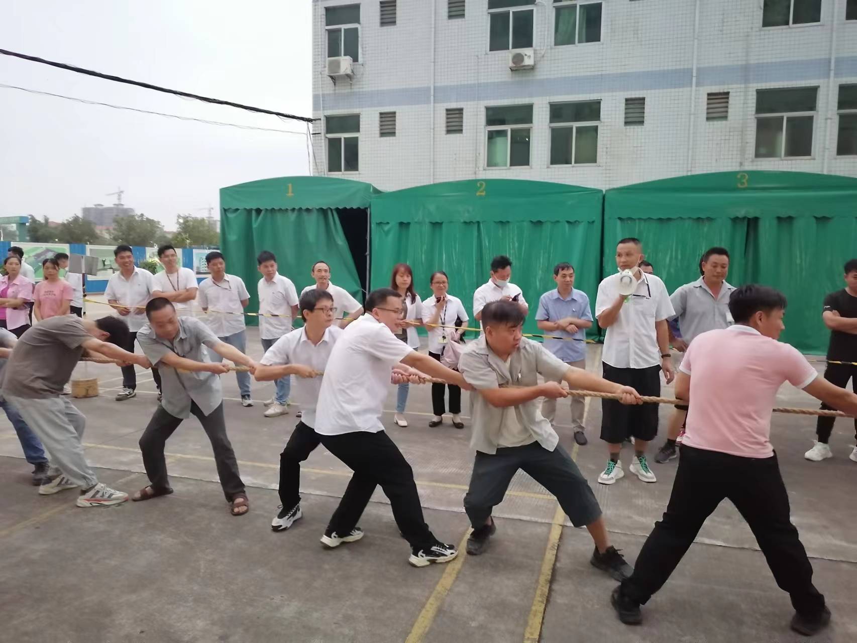 Tug-of-war on May 25, 2023
